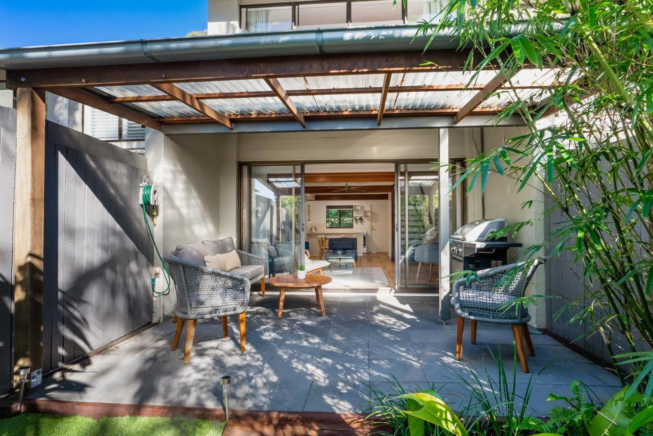 Stylish Townhouse, Private Courtyard Walk To Beach Noosaville Esterno foto